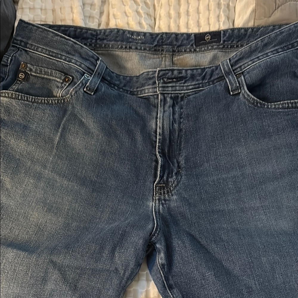 Men's AG the Graduate medium wash Blue Jeans size 36x34 excellent condition!